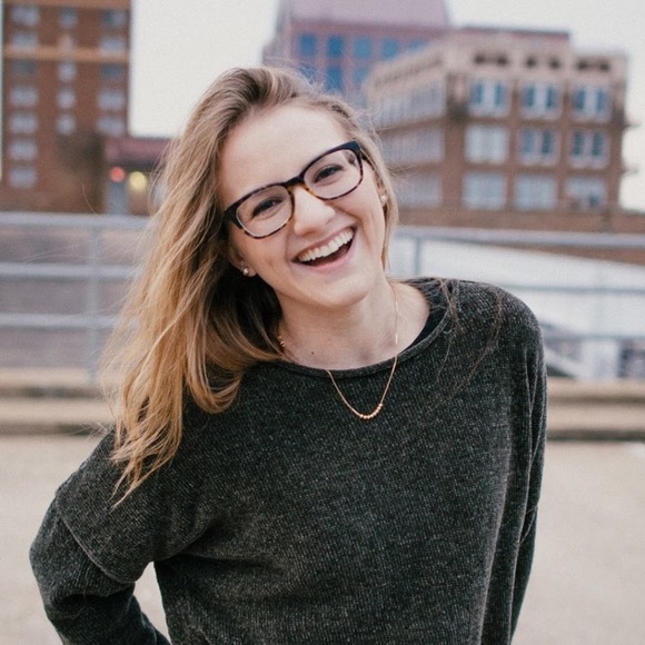 Meet your Posher, Emma - Picture 1 of 1